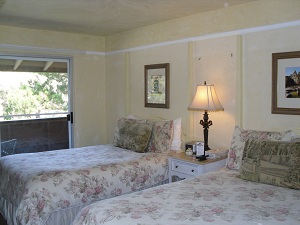 carmel-oaks-room